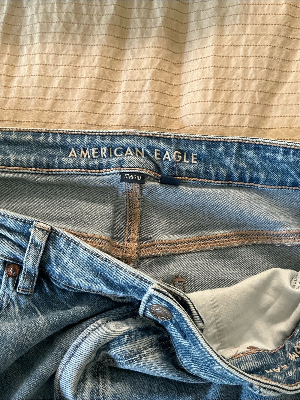 American Eagle Outfitters Ripped Medium Blue Skinny Jeans - Picture 3 of 5